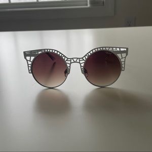 Quay Geometric Sunglasses NWOT